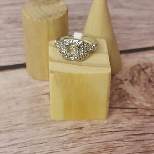 Elegant Silver Colored Ring with Clear Stones